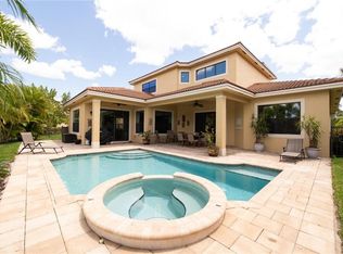 3074 NW Stoney Creek Ave, Jensen Beach, FL 34957