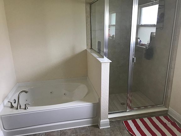 3rd image of 4016 SE 98th Pl