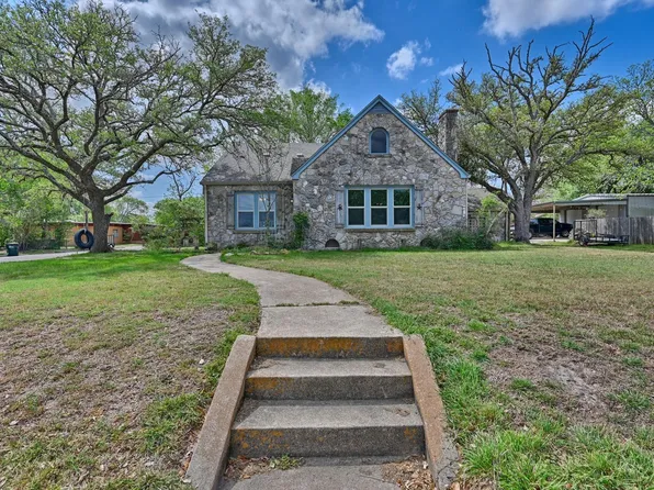 1284 E Hempstead St, Giddings, TX 78942