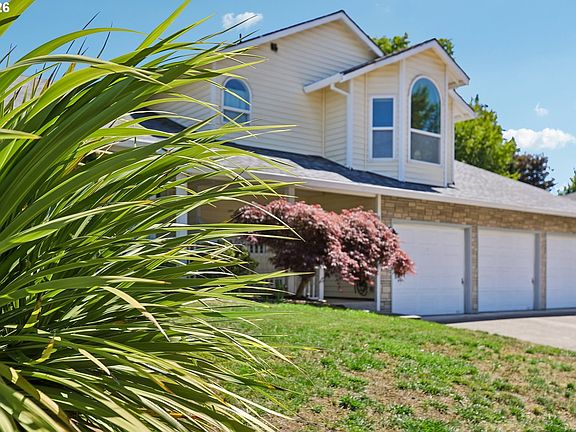2nd image of 8915 NE 28th Pl