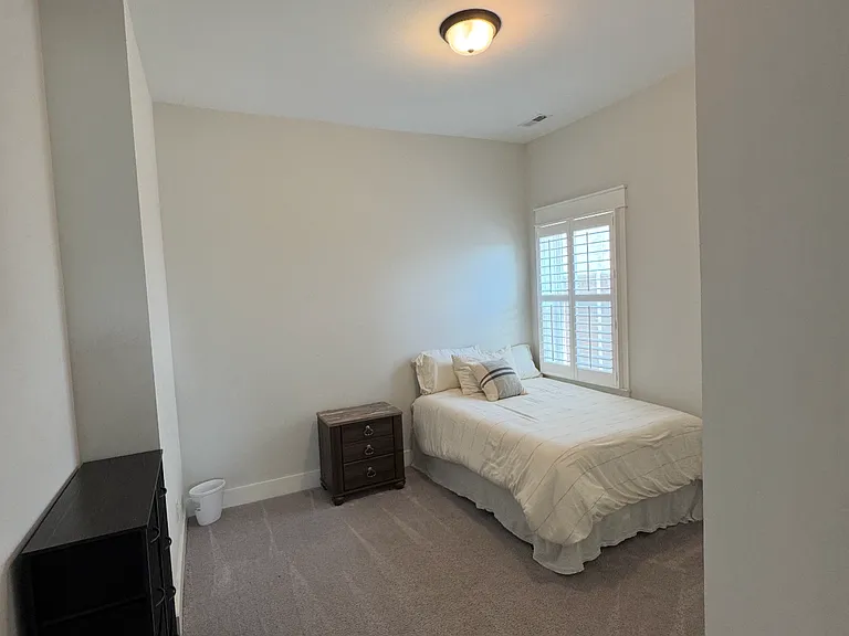 924 Tynan Way — Photo 18