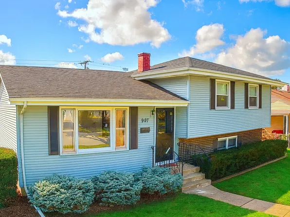 907 W Pine Pl, Griffith, IN 46319