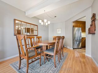 8 Christopher Ct #705, Guelph, ON N1G 4N7