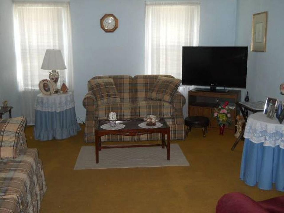 2nd image of 302 14th Ave