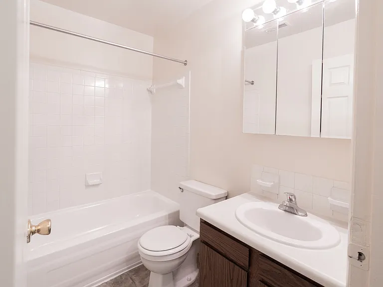 2 Bedroom 1 Bath Floorplan at Woodbridge of Castleton Apartments