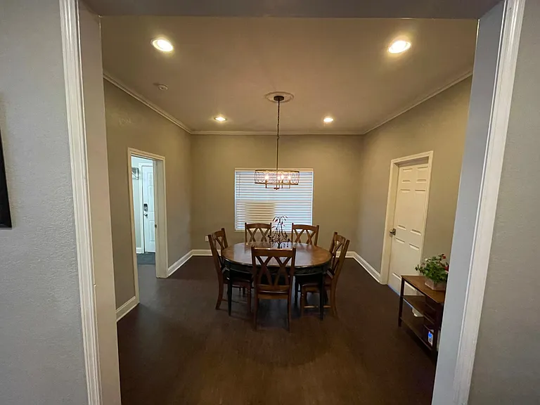 2304 Washington Ave — Photo 6