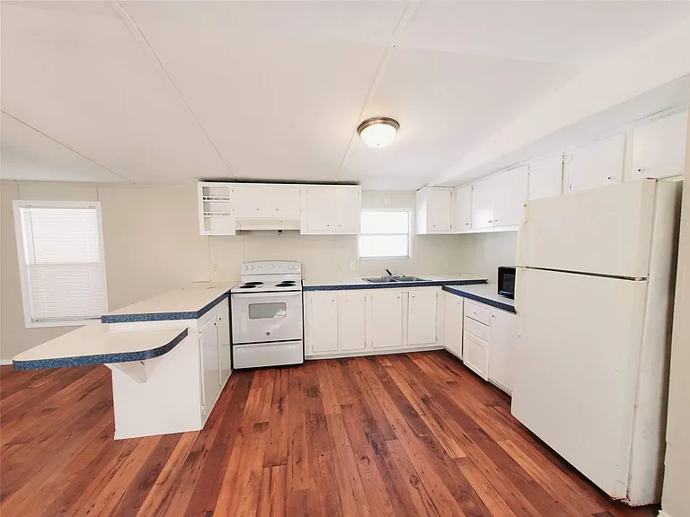 401 S Woodson St #5 — Photo 6