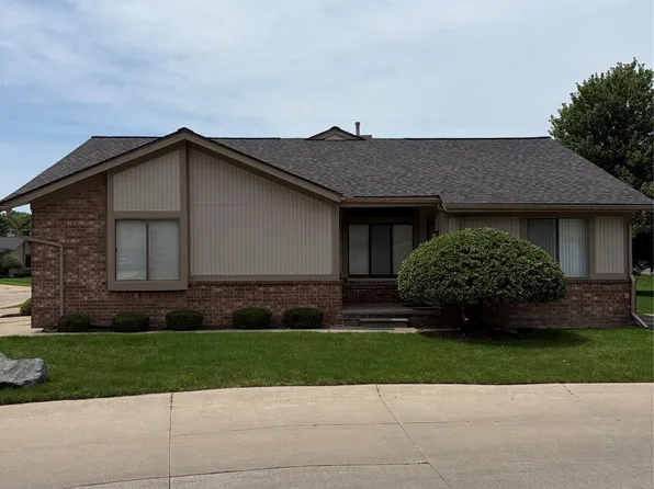 38763 Windmill Pointe N, Clinton Township, MI 48038