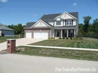 1308 N Woodberry Dr, Mahomet, IL