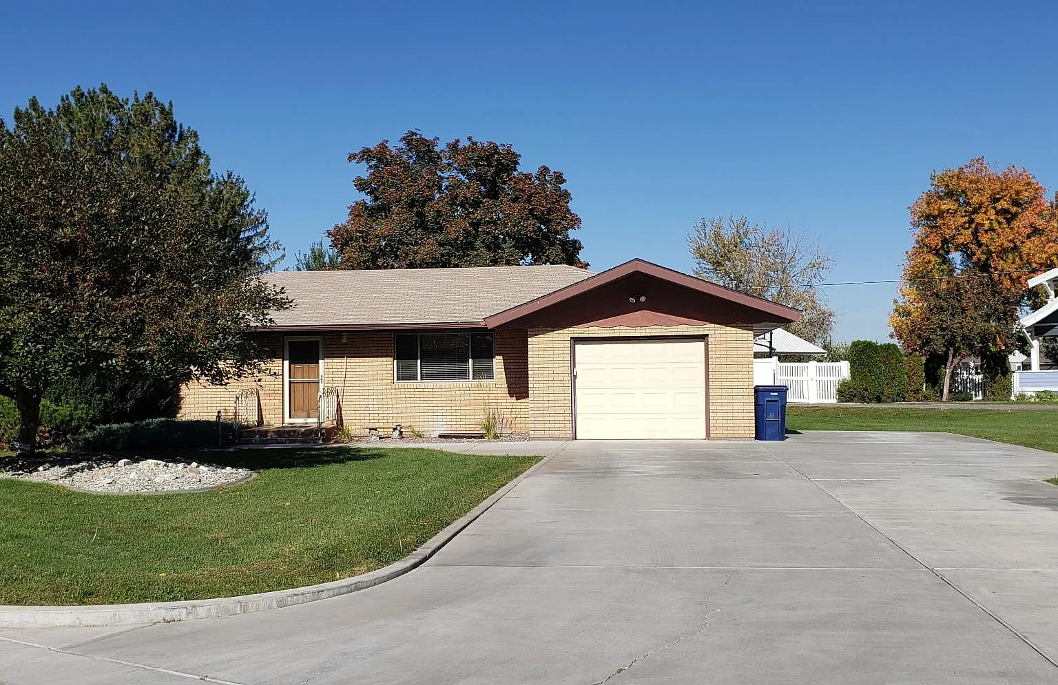 4 bed, 2515 sqft, $1,795 — Photo 1