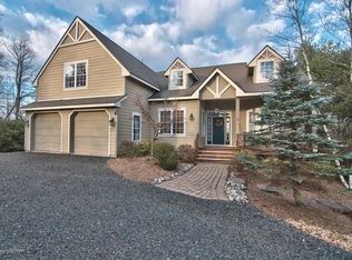 571 Pinecrest Dr, Pocono Pines, PA 18350