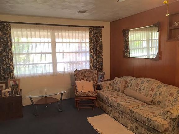 3rd image of 103 N Capri Dr