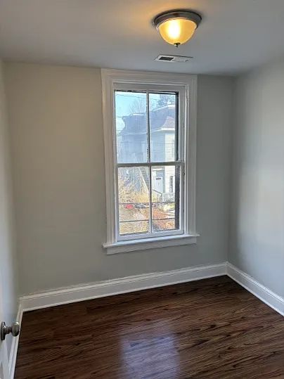 3 bed, $2,000 — Photo 4