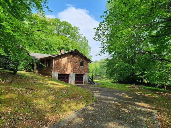 1435 Loch Lomond Trl SW, Atlanta, GA 30331