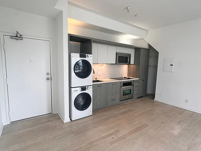 988 G St #31 — Photo 3