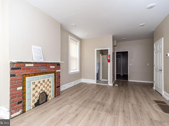 4th image of 1615 Dyre St