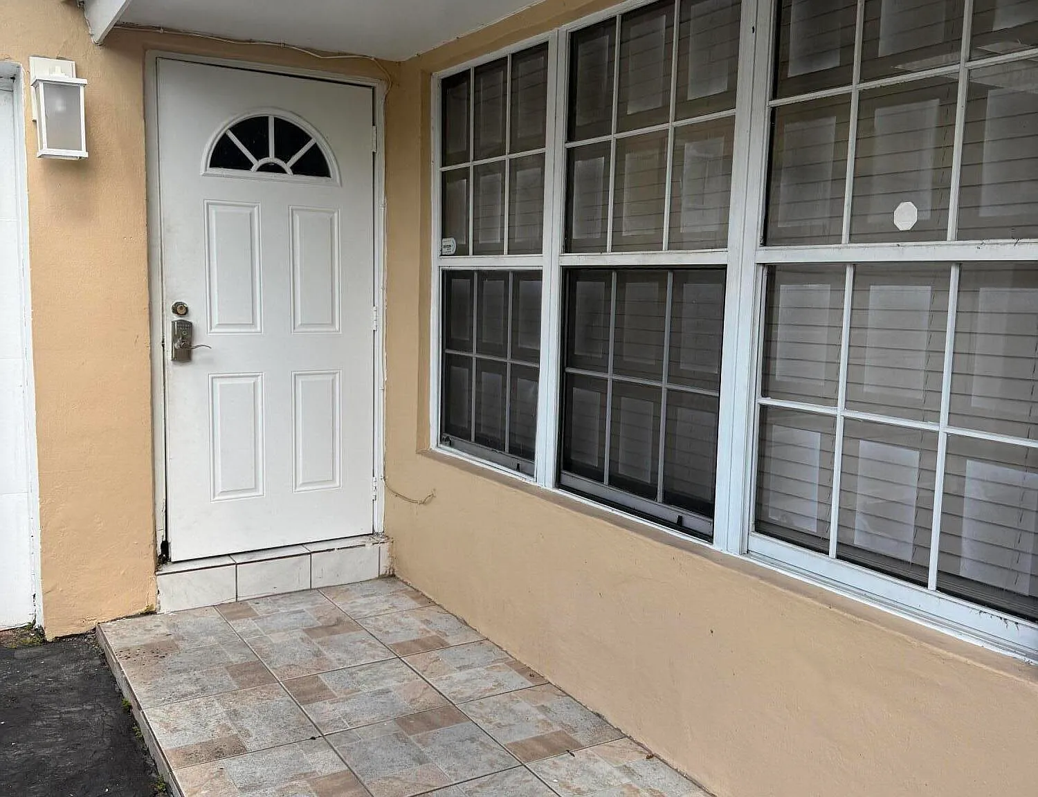 5 bed, 3.0 bath, 1877 sqft, $3,695 — Photo 2