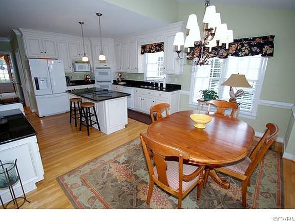 3rd image of 10829 Millington Ln