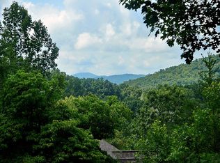 405 Canonero Dr, Fairview, NC 28730