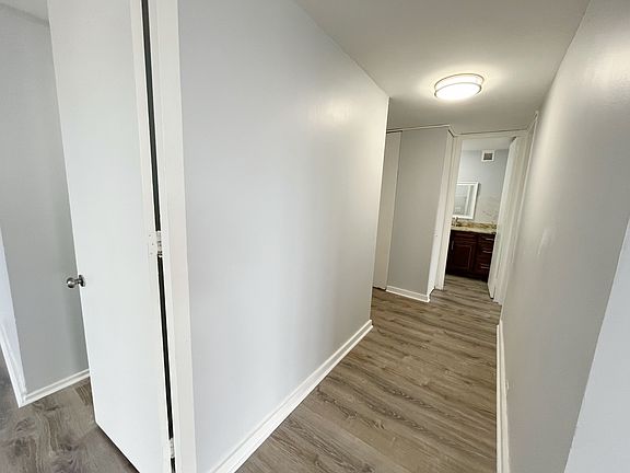 4th image of 3001 S Michigan Ave Unit 401
