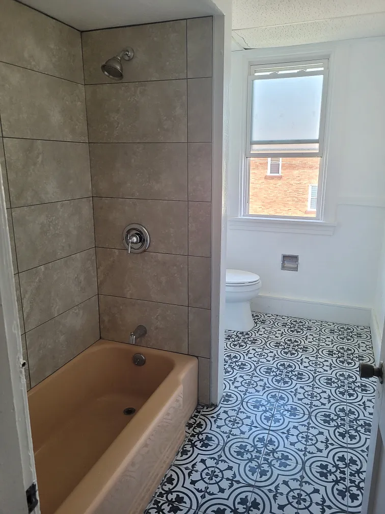 2318 Woodstock Ave — Photo 3