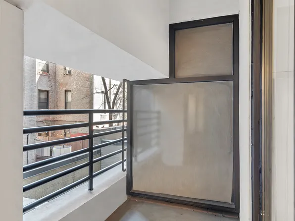 135 West 70th Street image 8 of 25