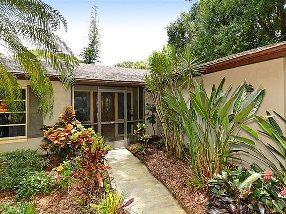 3rd image of 2961 Captiva Dr