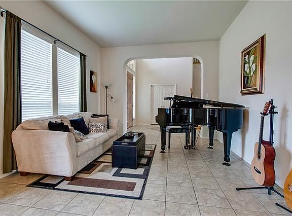 3rd image of 1180 Marquette Dr