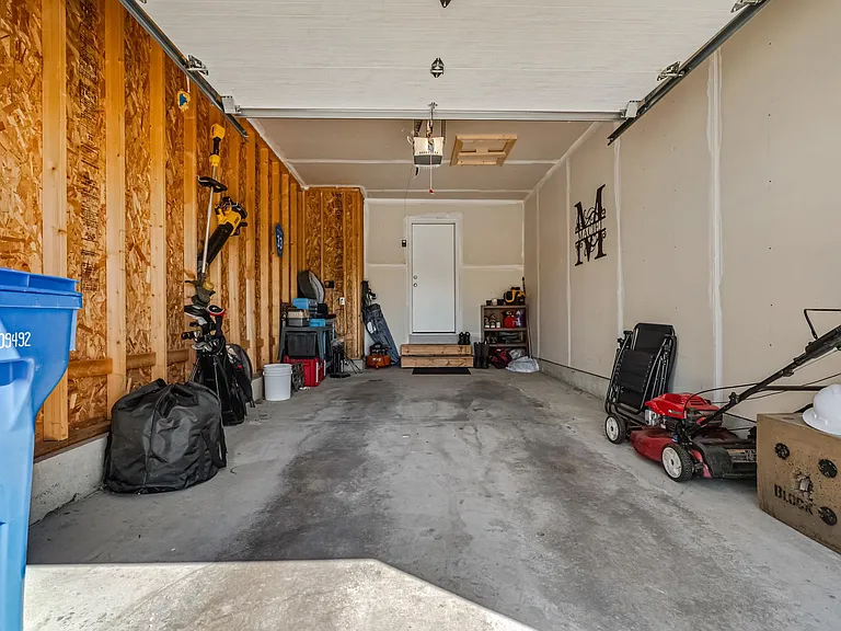 2720 Spark St — Photo 23