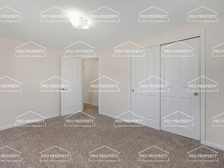706 W 47th St — Photo 20