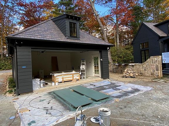 2nd image of 395 Whitside Mountain
