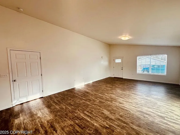 4542 W Amanda Dr — Photo 4