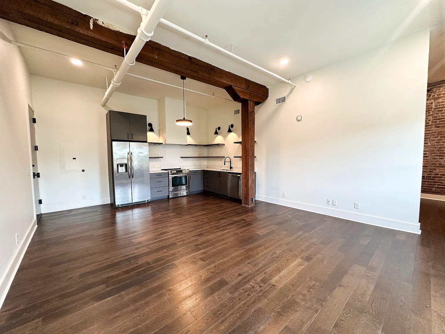 1 bed, 862 sqft, $1,580 — Photo 2