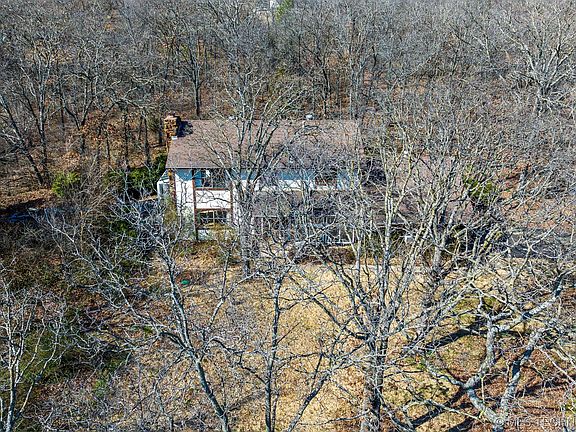 4th image of 310 Belle Ln