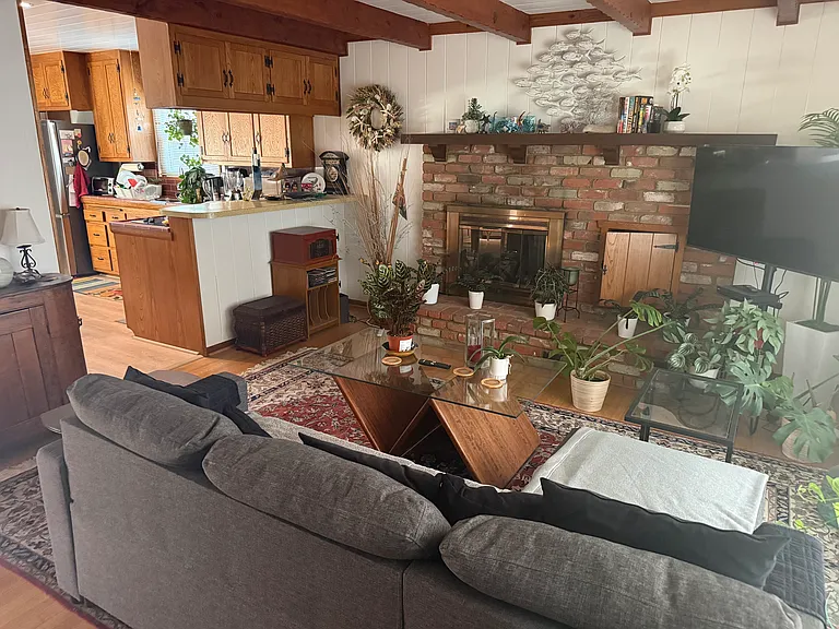 855 Pepper St — Photo 3