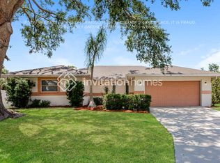 2201 Lakewood Dr, Nokomis, FL 34275