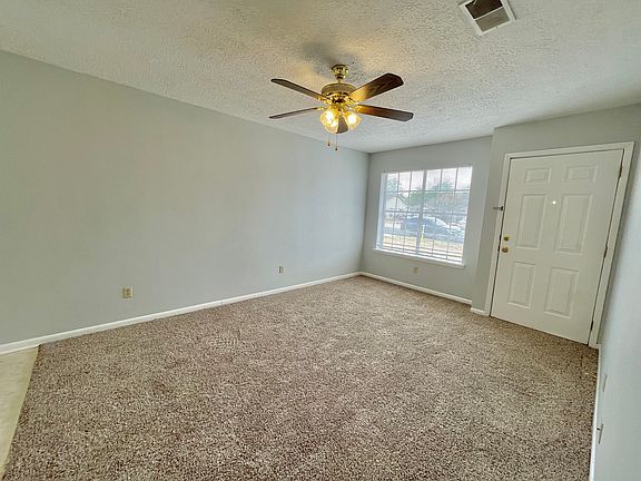 3rd image of 3319 Longleaf Ct