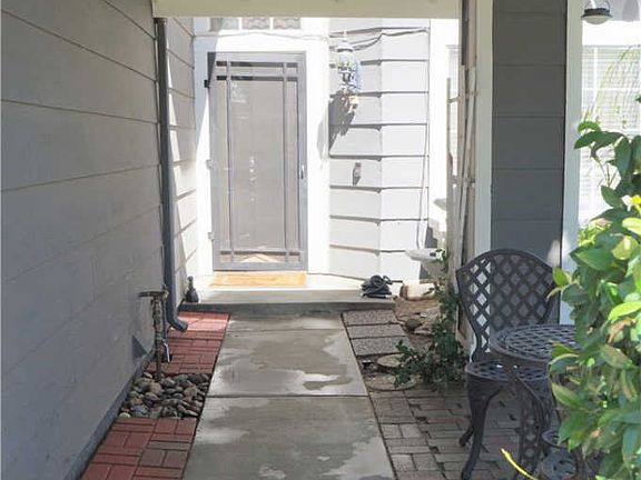 4th image of 800 Bayberry Dr