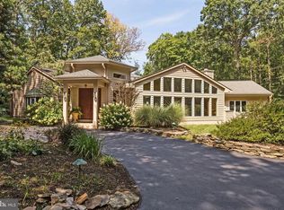 724 Clear Spring Rd, Great Falls, VA 22066