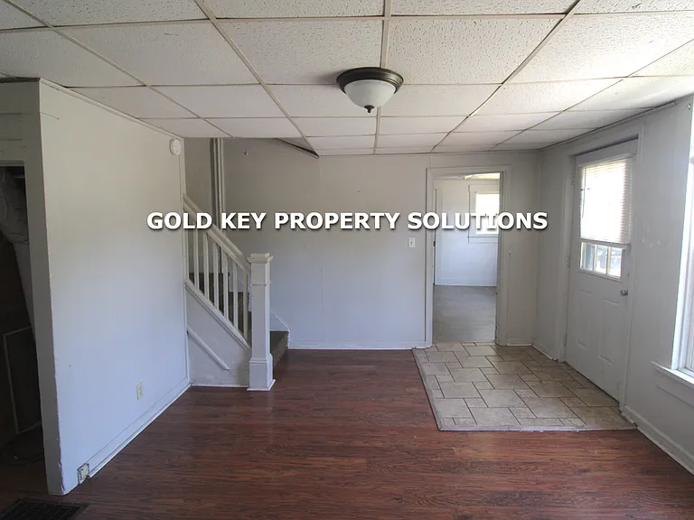 412 Doctor Martin Luther King Dr — Photo 3