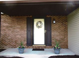 26 Hampton Dr, Langhorne, PA 19047