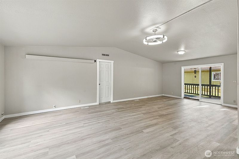 4th image of 2019 349th Street E #4