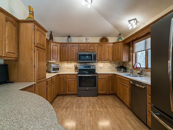 5th image of 112 Wadsworth Dr