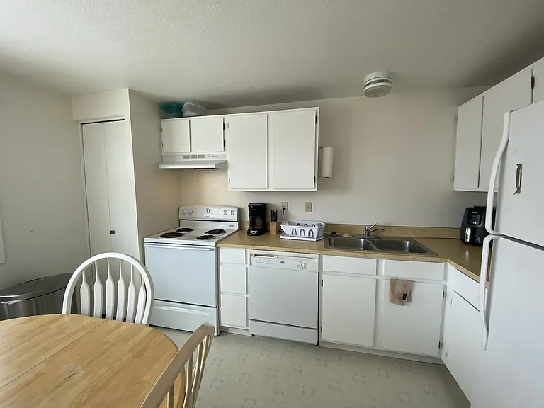 1422 9th West Ave #C — Photo 3