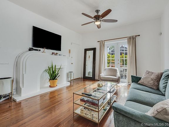 2nd image of 2450 Flamingo Pl #D