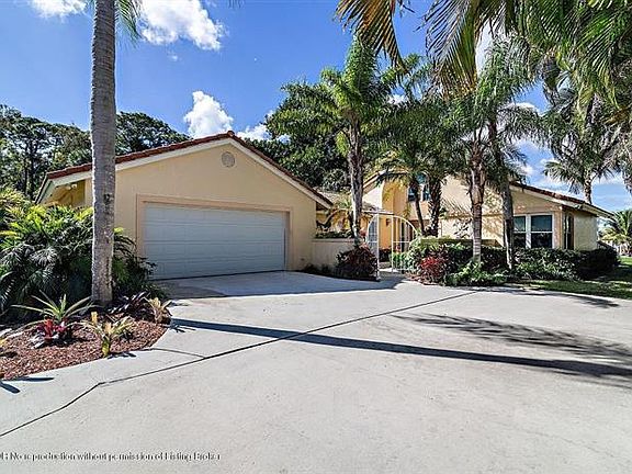 2nd image of 2092 Circle Pl
