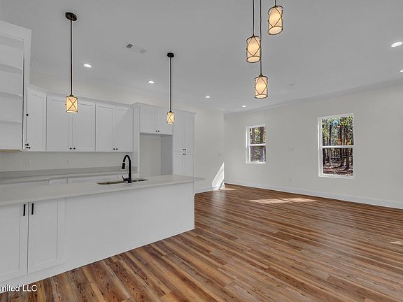 5th image of 11230 Creel Cir
