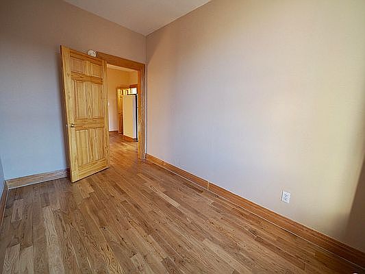 5th image of 31-18 41st St #3RR