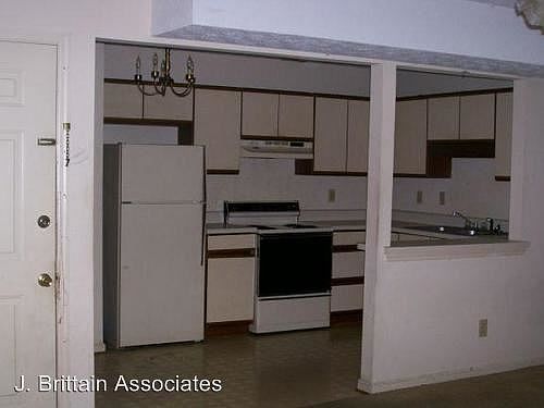 2nd image of 925 Willow Pointe