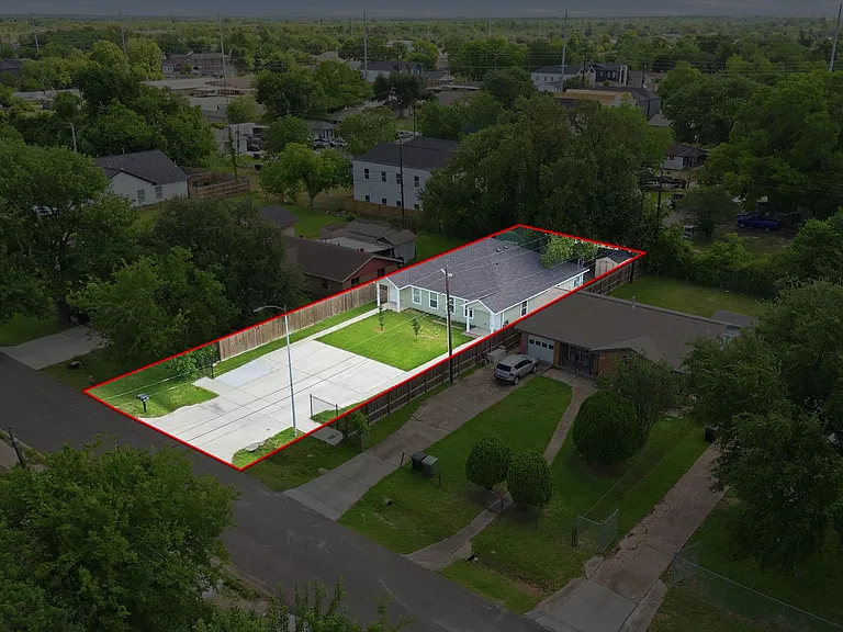 1010 Clinton Park St — Photo 20